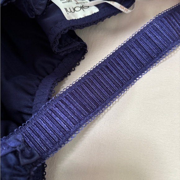 NWT Elomi Navy Blue Bra Sz 36N.  Sheer Upper Cup. Embroidered detail. - Picture 7 of 9